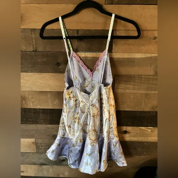 Vintage Victoria's Secret Lavender Floral Chemise with Pink Lace - Picture 2 of 9